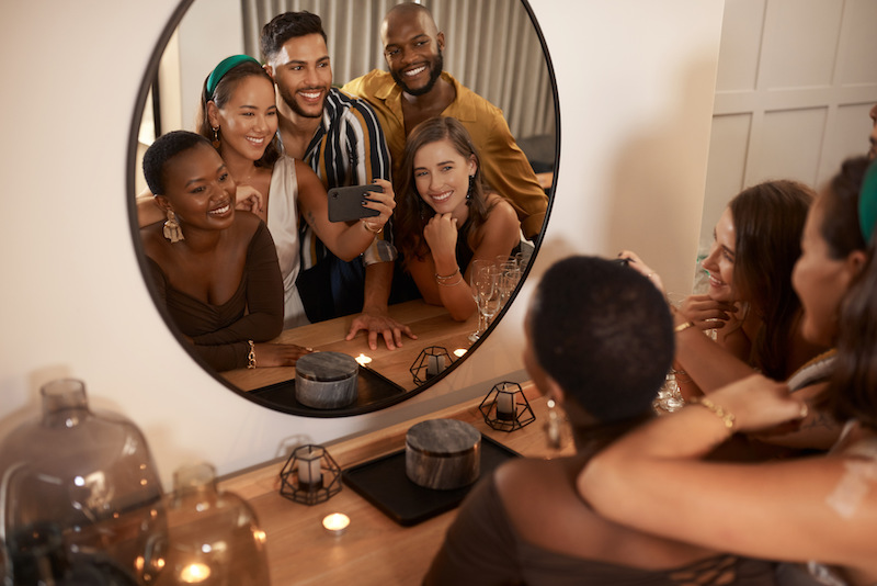 Mirror selfies will never get old.