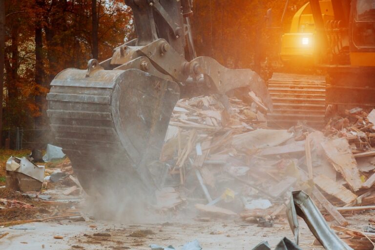 Destroy Slowly Example Spanish Word of the Day: Destruir (to destroy) - Love Spanish Words